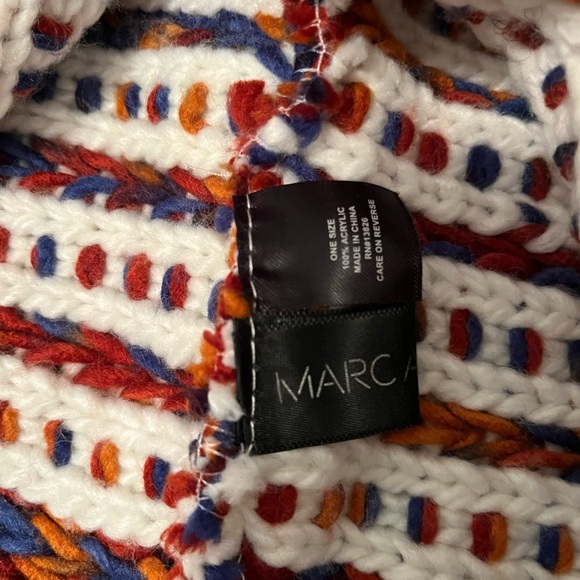 Round scarf - Picture 3 of 3